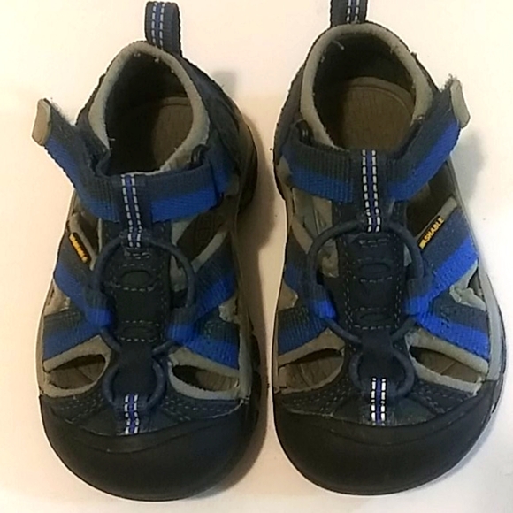 keen boys sandals